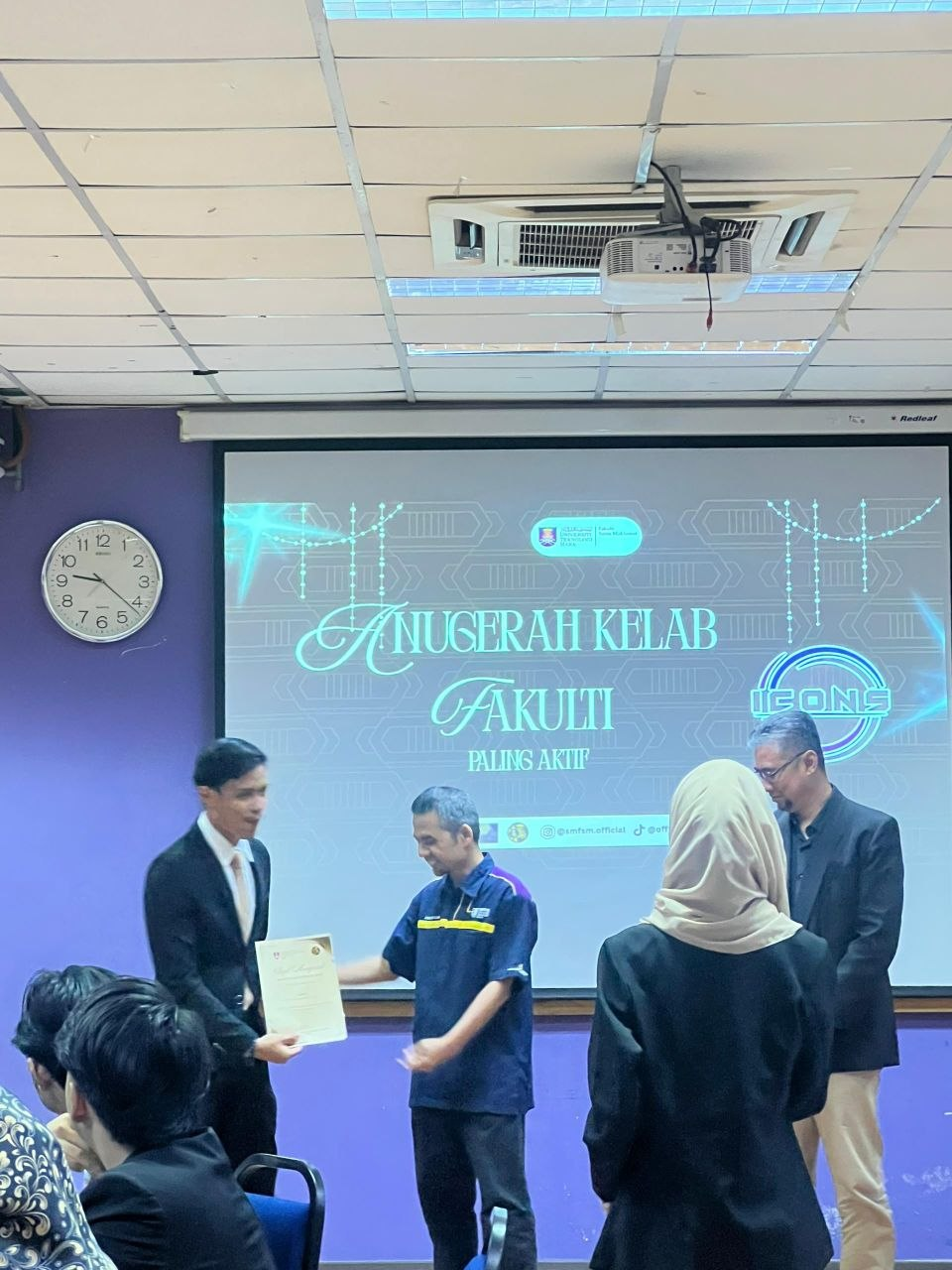 Anugerah Pemimpin Terbaik Fakulti 2025 award ceremony